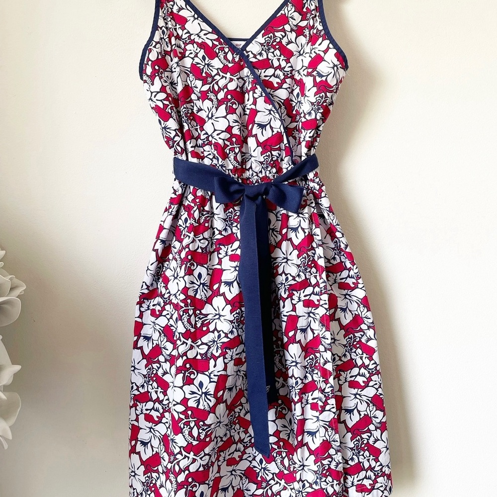 VINEYARD VINES X TARGET Red Hibiscus Flower Whale
V-Neck Wrap Dress XS - Picture 8 of 15